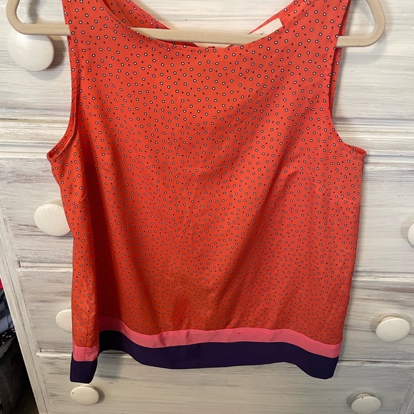 Bundle of 2 women’s sleeveless shirts - Picture 2 of 9